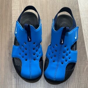 Nike Blue and Black Sandals Water-Friendly Design